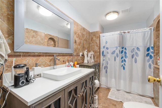 2166 W Alameda Avenue, Anaheim, CA 92801