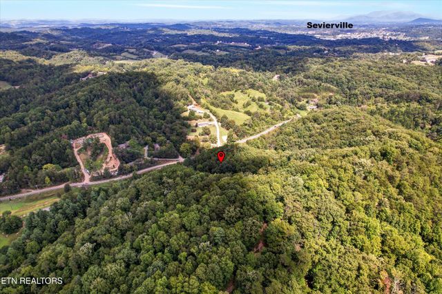 1316 River Divide Rd, Sevierville, TN 37862