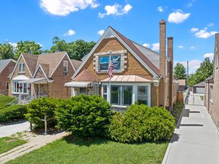 1716 N Neva Avenue, Chicago, IL 60707