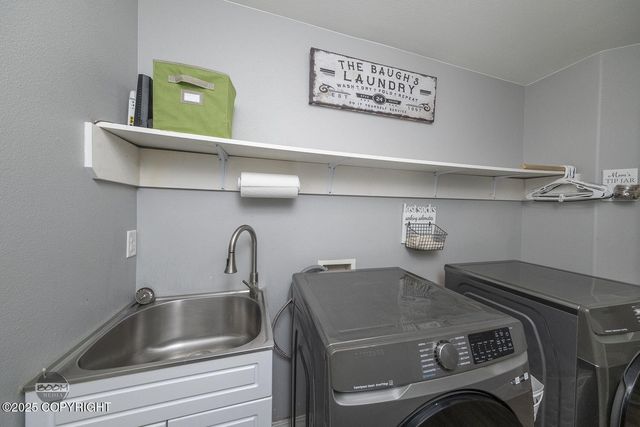 2195 W Carlsbad Place, Wasilla, AK 99654