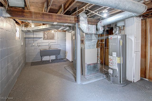 5208 Clement Avenue, Maple Heights, OH 44137