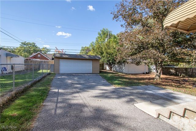 5208 Clement Avenue, Maple Heights, OH 44137