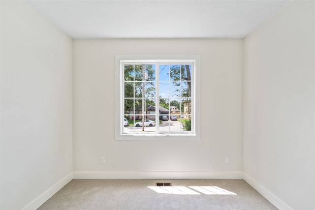 641 12th Street, West Des Moines, IA 50265