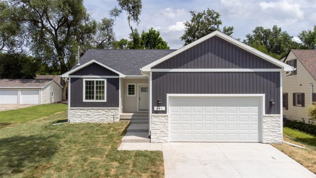 641 12th Street, West Des Moines, IA 50265