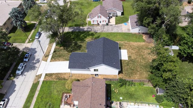 641 12th Street, West Des Moines, IA 50265