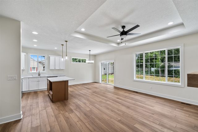 641 12th Street, West Des Moines, IA 50265