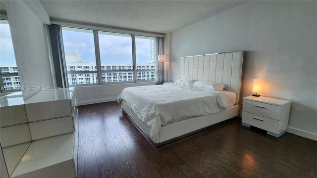 1500 Bay Rd 1550S, Miami Beach, FL 33139