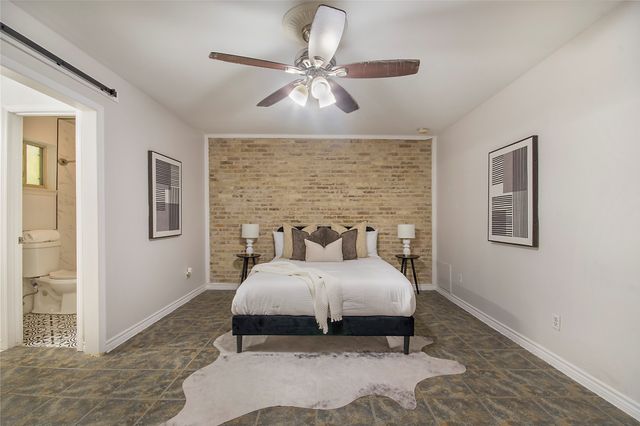 7712 Royal Lane 209, Dallas, TX 75230