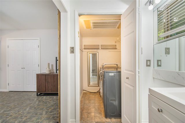 7712 Royal Lane 209, Dallas, TX 75230