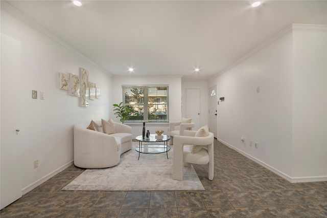 7712 Royal Lane 209, Dallas, TX 75230