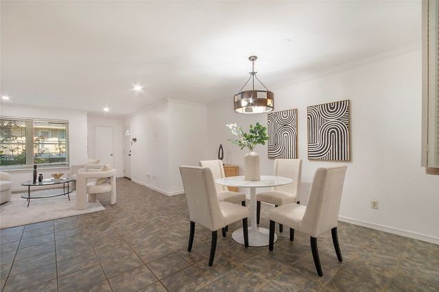 7712 Royal Lane 209, Dallas, TX 75230