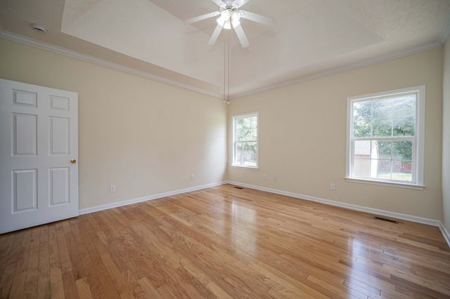 7011 Buffalo Dr, La Vergne, TN 37086