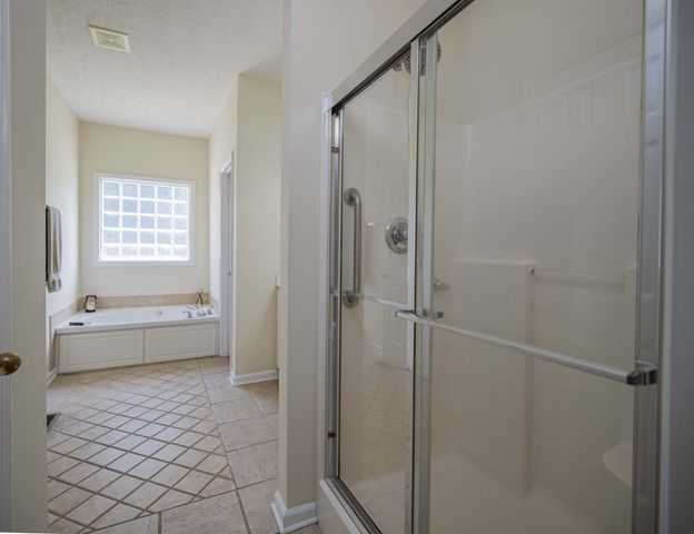 7011 Buffalo Dr, La Vergne, TN 37086