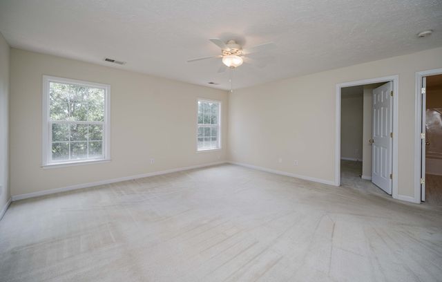 7011 Buffalo Dr, La Vergne, TN 37086