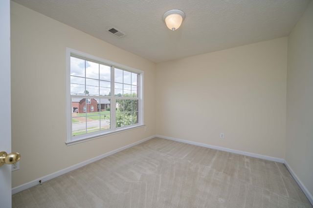 7011 Buffalo Dr, La Vergne, TN 37086