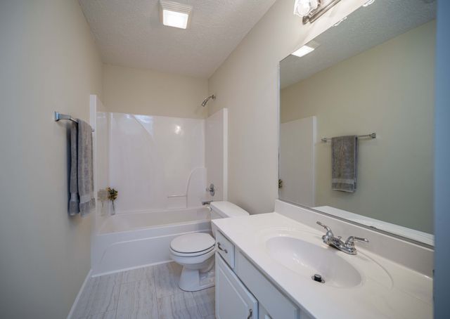 7011 Buffalo Dr, La Vergne, TN 37086