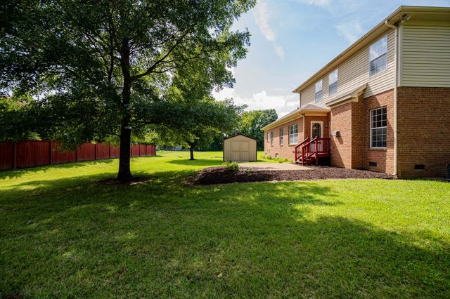 7011 Buffalo Dr, La Vergne, TN 37086