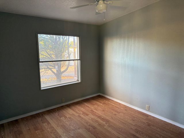 132 V-Hill Road, Edgewood, NM 87015