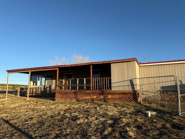 132 V-Hill Road, Edgewood, NM 87015
