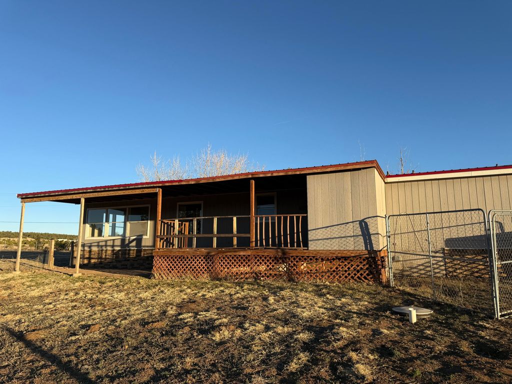 Image 11 of property listing at 132 V-Hill Road, Edgewood, NM 87015