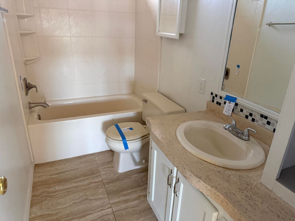 Image 9 of property listing at 132 V-Hill Road, Edgewood, NM 87015