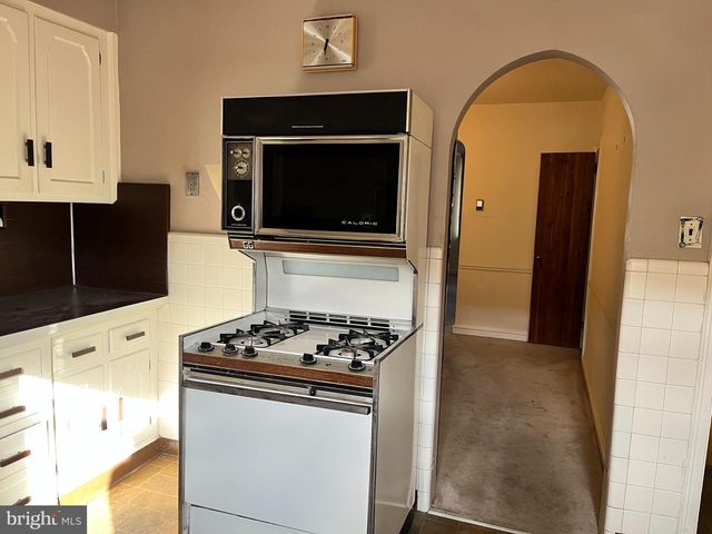 6930 LARGE ST, Philadelphia, PA 19149