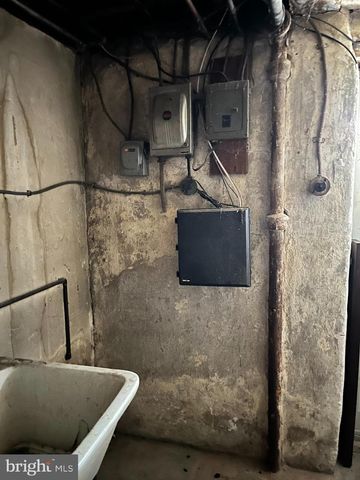 6930 LARGE ST, Philadelphia, PA 19149