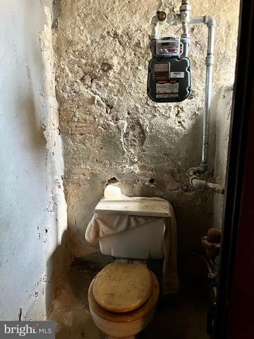 6930 LARGE ST, Philadelphia, PA 19149