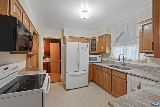 2037 N BOSTON RD, Troy, VA 22974