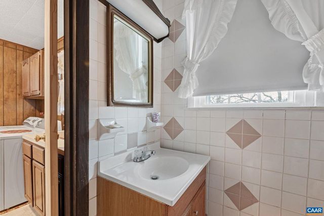 2037 N BOSTON RD, Troy, VA 22974