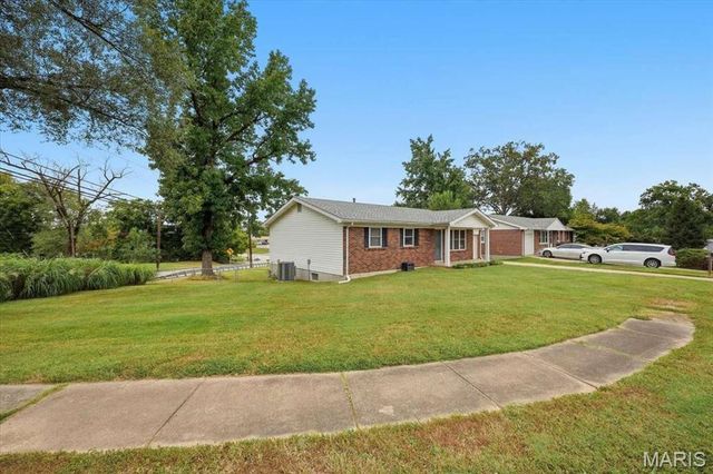 637 Norma Drive, St Charles, MO 63301