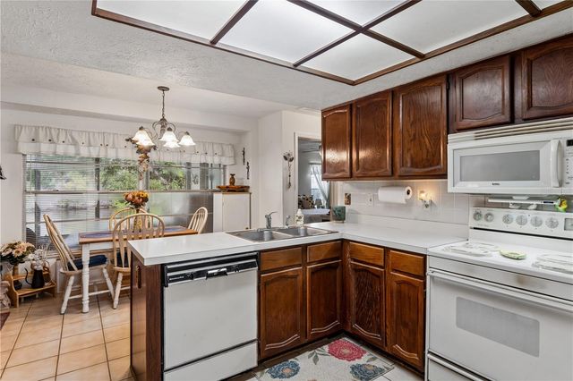 10739 DRUMMOND ROAD, Tampa, FL 33615