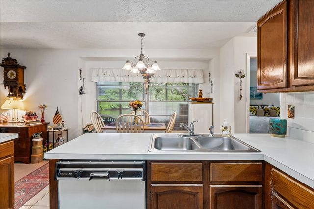 10739 DRUMMOND ROAD, Tampa, FL 33615