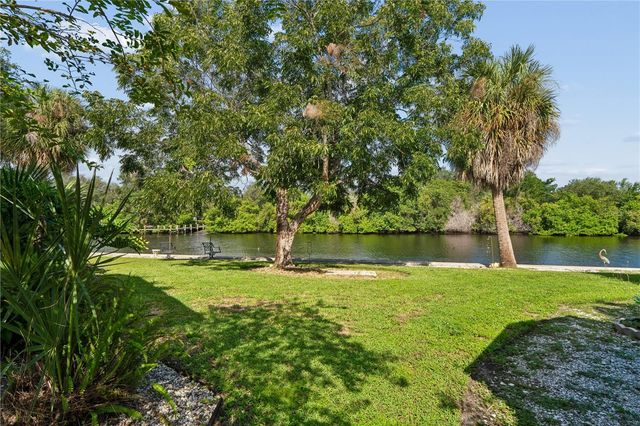 10739 DRUMMOND ROAD, Tampa, FL 33615
