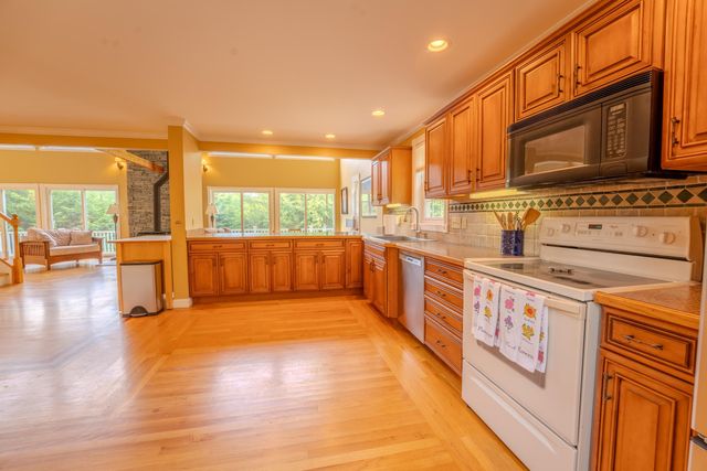 28 Winquist Road, Thornton, NH 03285