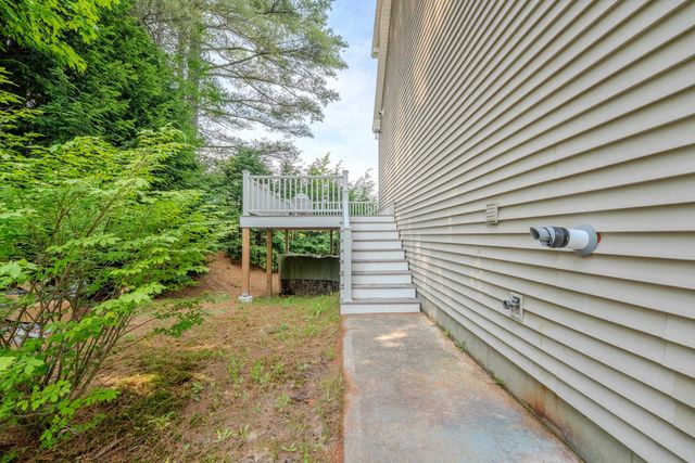 28 Winquist Road, Thornton, NH 03285