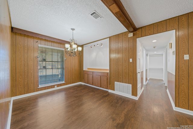 5110 Village Row Dr, San Antonio, TX 78218