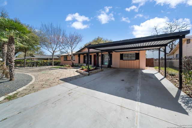 5110 Village Row Dr, San Antonio, TX 78218