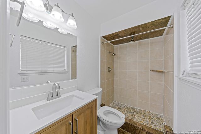 5110 Village Row Dr, San Antonio, TX 78218