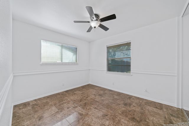 5110 Village Row Dr, San Antonio, TX 78218