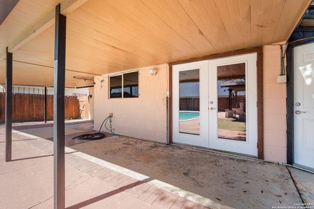 5110 Village Row Dr, San Antonio, TX 78218