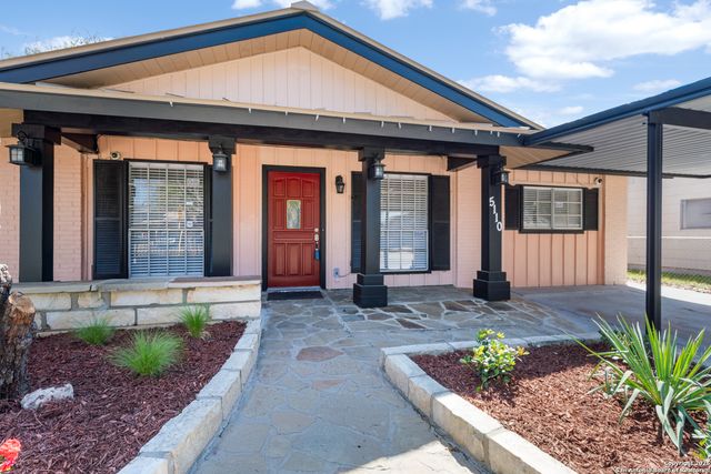 5110 Village Row Dr, San Antonio, TX 78218