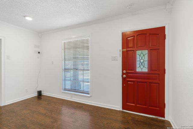 5110 Village Row Dr, San Antonio, TX 78218
