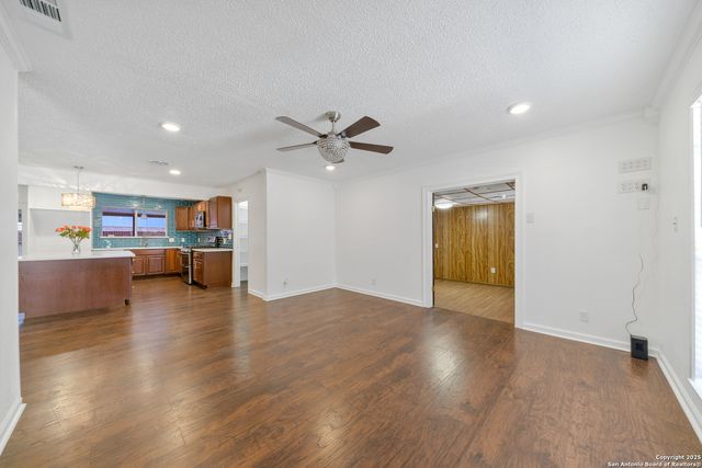 5110 Village Row Dr, San Antonio, TX 78218