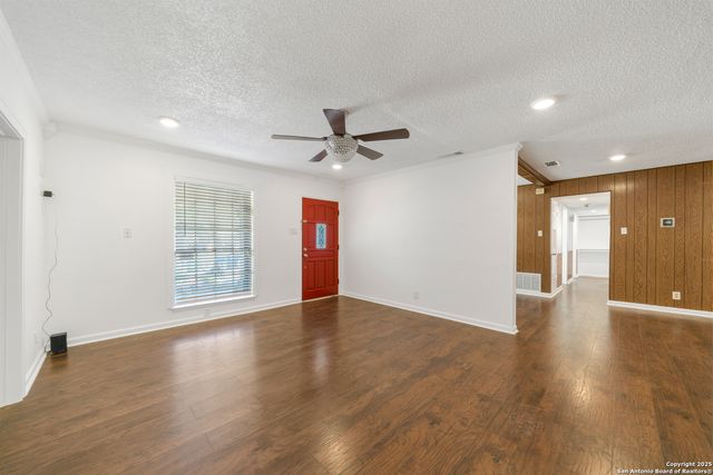 5110 Village Row Dr, San Antonio, TX 78218