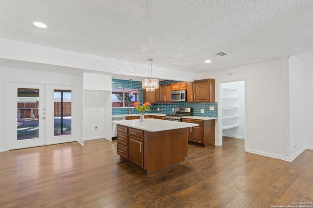 5110 Village Row Dr, San Antonio, TX 78218