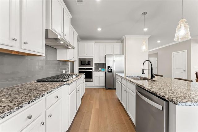 7098 Branch Creek Cove, Flowery Branch, GA 30542