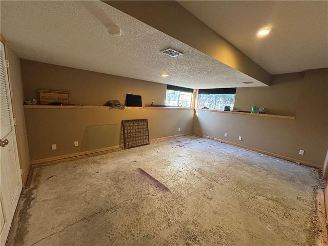 16122 S Cole Street, Olathe, KS 66062