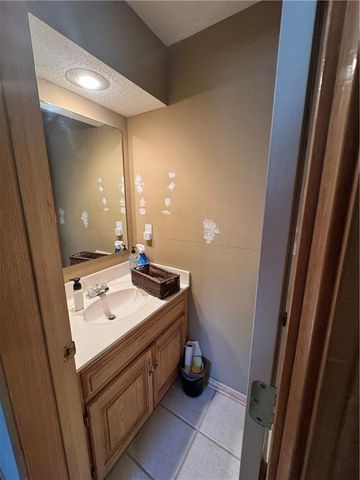 16122 S Cole Street, Olathe, KS 66062