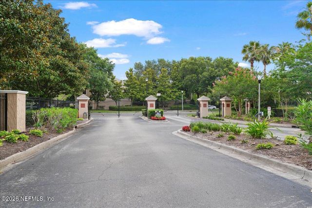 8125 SUMMER POINT Court, Jacksonville, FL 32256